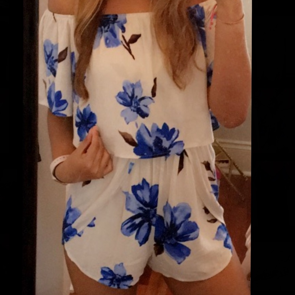 Floral romper size small
